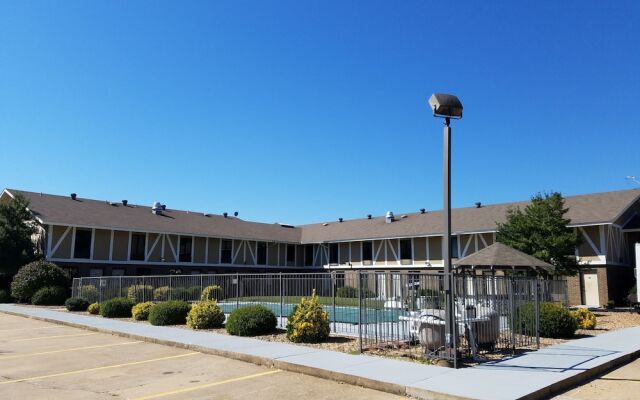 Travelodge Bentonville