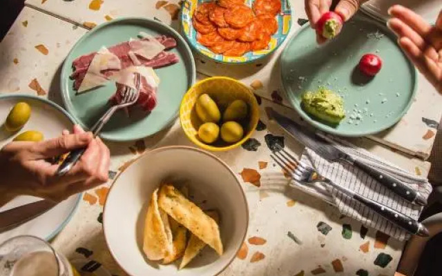 Sacha's Hotel UNO & UNO Express