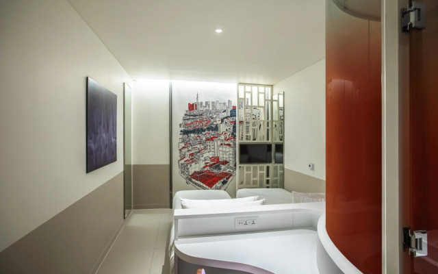 Wink Hotel Saigon Centre