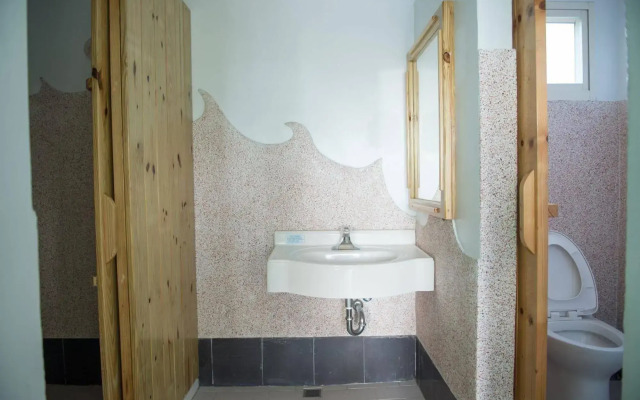 Country Lane Hostel