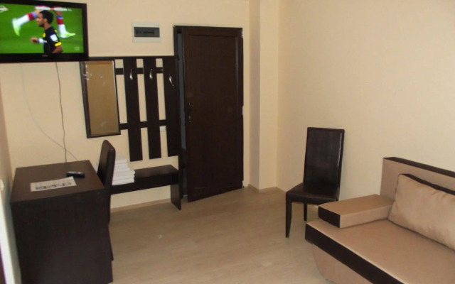 Main Square Apartments & More