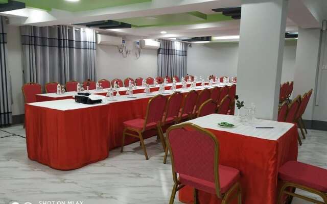 Royal Ruby Hotel