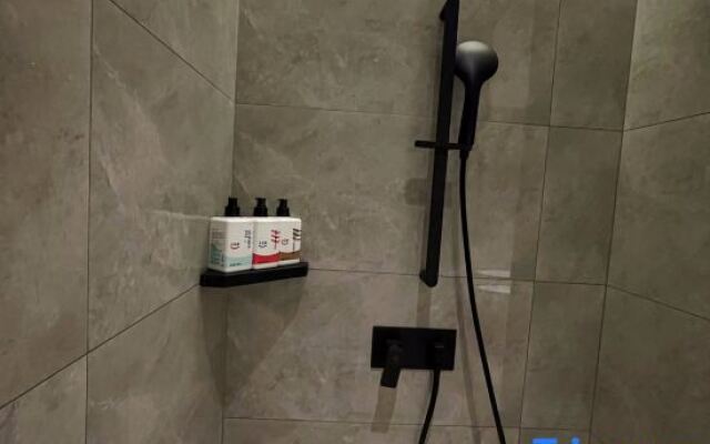 Yishang Hotel (Guangzhou Huadu Sunac Business College)