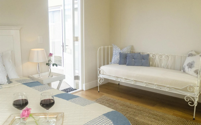 138 Marine Beachfront Guesthouse