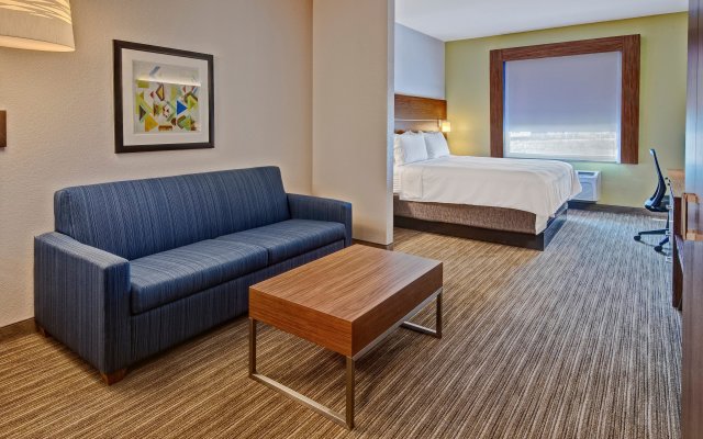 Holiday Inn Express Hotel & Suites Clarksville, an IHG Hotel