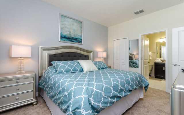 8 Bed 5 Bath Champions Villa