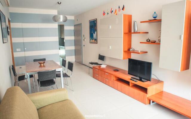 Minzoni Gallipoli Sul Mare E 130 Mt Dal Centro