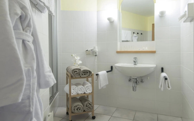 Hotel Das Gastein - including Alpentherme entrance all year and including "Gasteiner Bergbahnen" during summer season