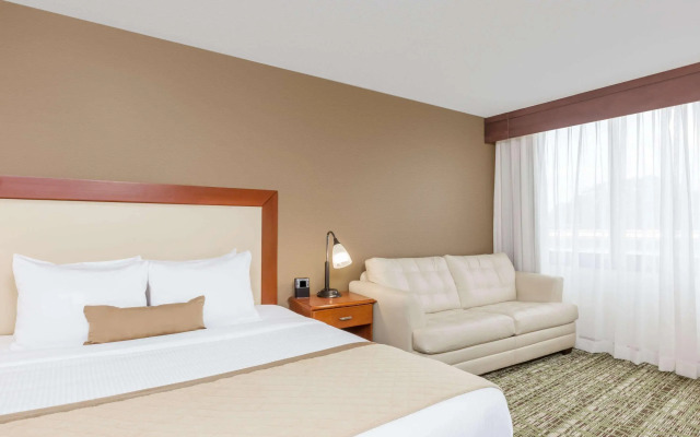 Clarion Hotel and Suites