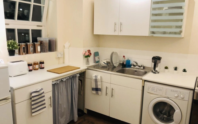 3bed apartment next to eurostar station