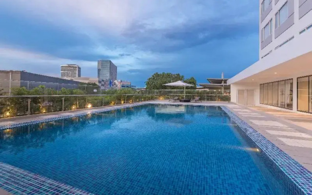 Parkinn by Radisson Iloilo