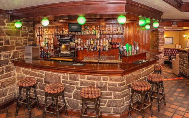 Larkin's Pub, Restaurant, and B&B