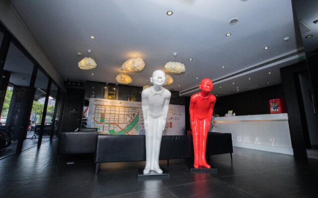 CHECK inn Express Kaohsiung Love River