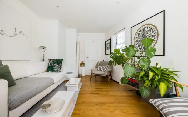 Unique Light-filled House - Primrose Hill