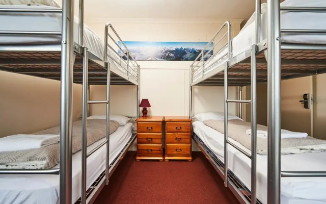 Abom Hotel