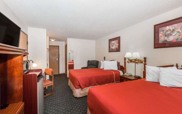 Howard Johnson by Wyndham Wichita Airport