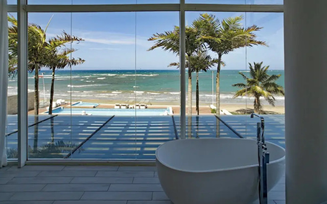 Oceanfront Luxury 10BR Villa