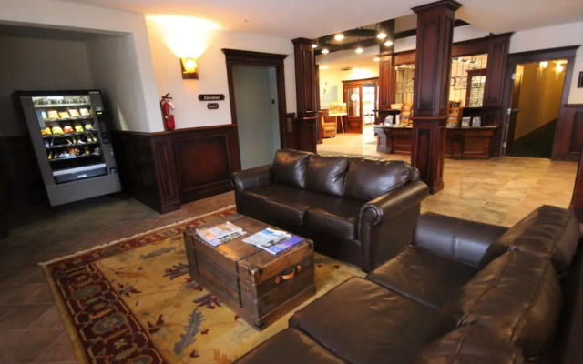 Timberline Lodges by Fernie Lodging Co