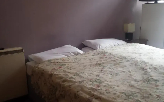 Acacia Hotel