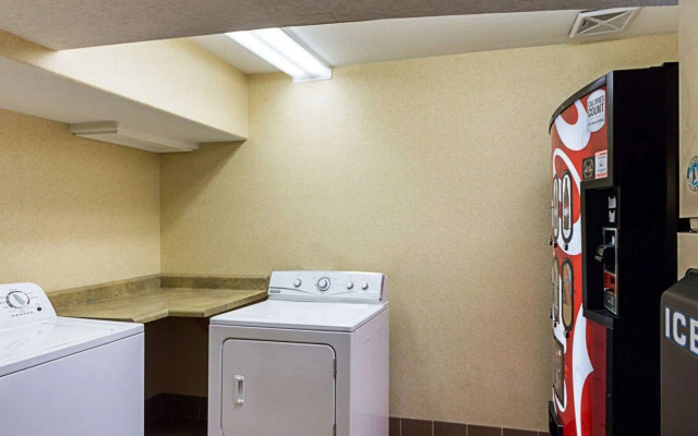 Comfort Suites Airport