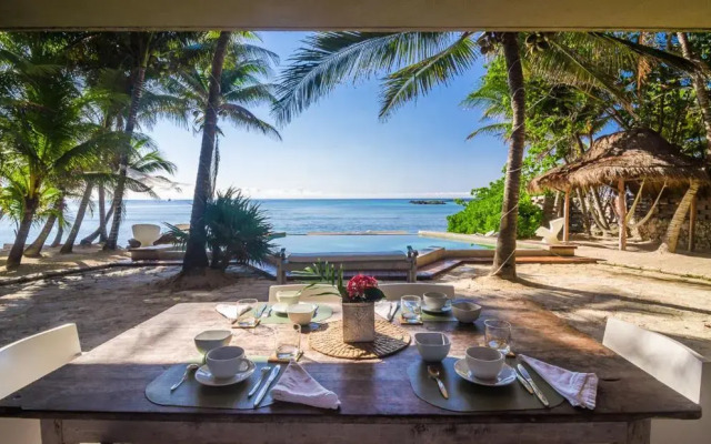 Puerto Aventuras Villa Sleeps 10 with Pool