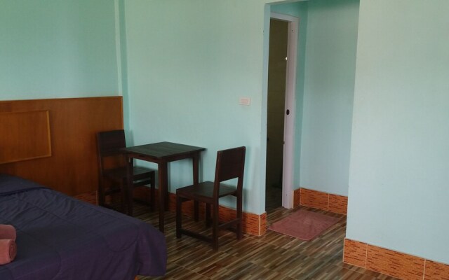 Lanta School Beach Resort