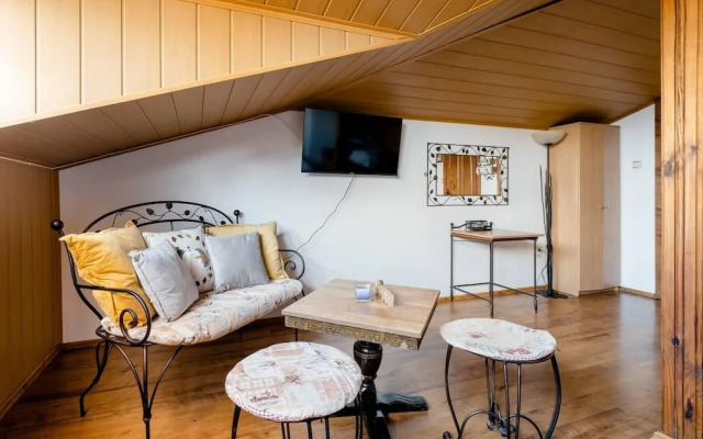 Lovely 5-bed Authentic House in the Arbanasi