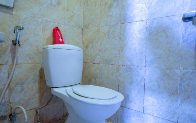 RedDoorz near Kamali Beach Bau Bau