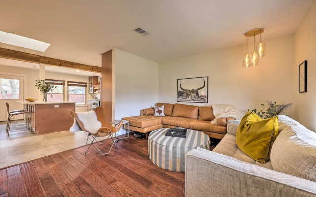 6 Mi to Dtwn Austin: Home w/ Screened Porch & Yard