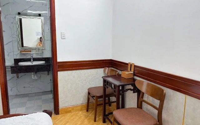 Hung Huong Hotel