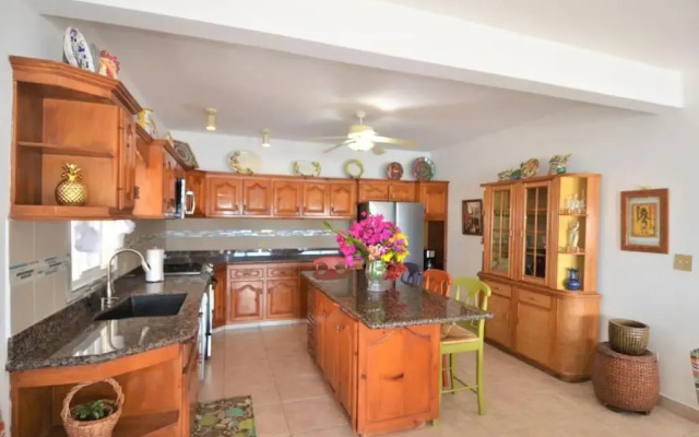 Caribbean Chic ocean front home 3 min to beach