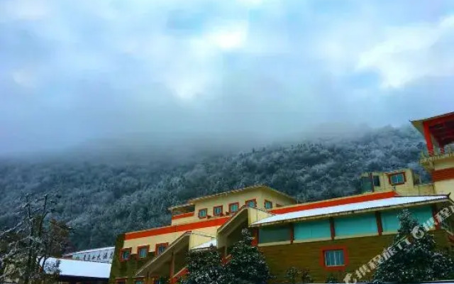 Huaying Mountain Hotel