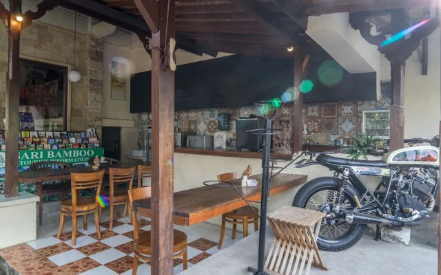 Sari Bamboo Bungalows