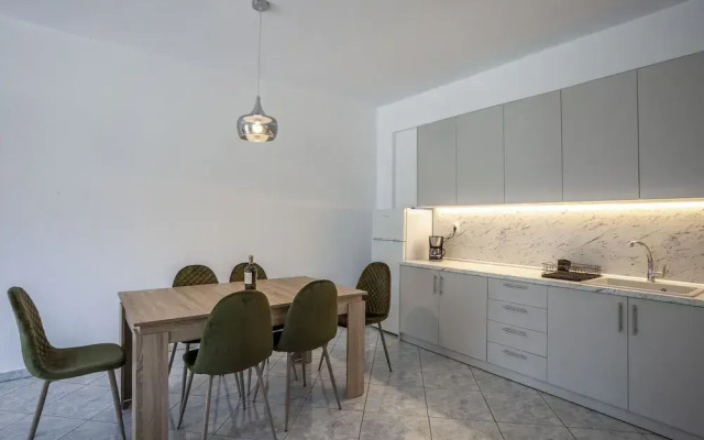 Aris Luxury Apartments