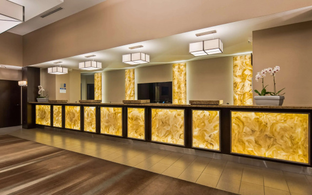 Best Western Plus Lamplighter Inn & Conference Centre