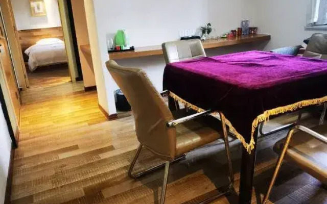 Lingxiu Hotel