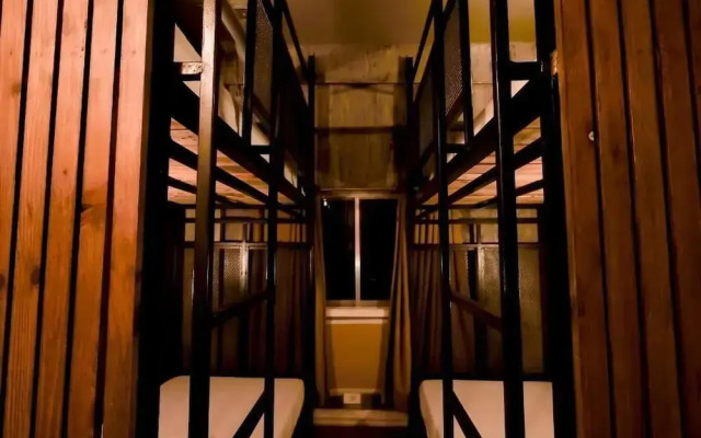 Connector Hostel