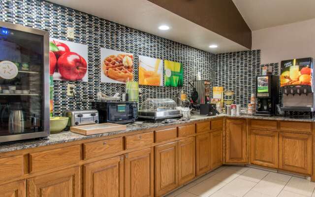 Quality Inn & Suites New Prague