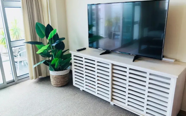 1BR Princes Wharf Seaview Apartment