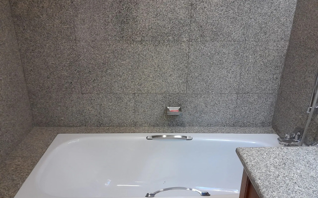 Songphanburi Hotel