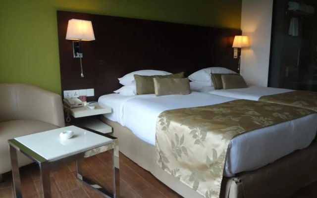 Ramee Grand Hotel and Spa, Pune