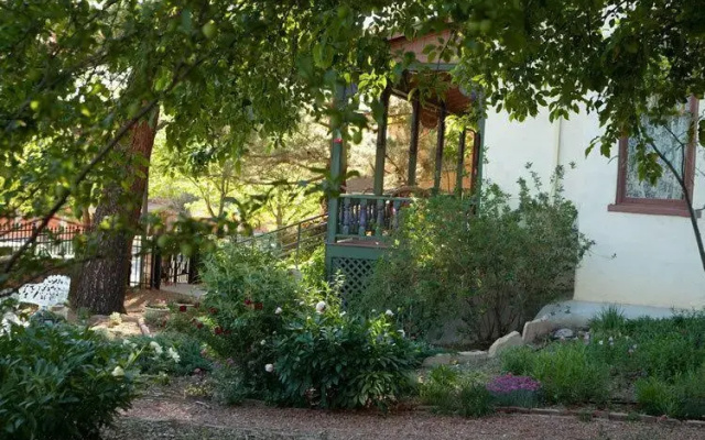 Inn On Broadway