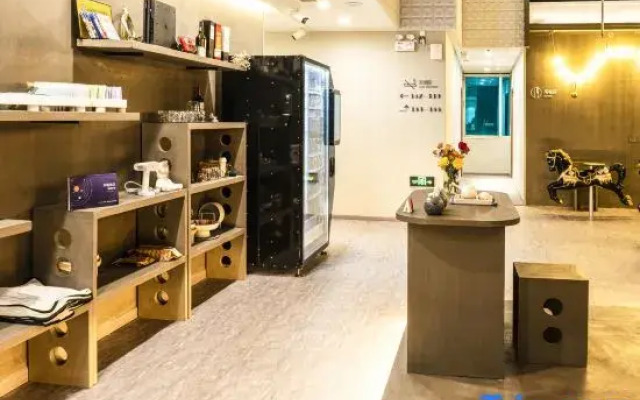 Jigsaw Hotel (Jiangnan West Fenghuang New Village Subway Station Branch)