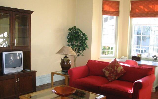 Mountain Manor Guest House & Executive Suites