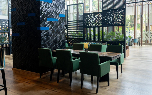 Radisson Blu Plaza Hotel Hyderabad Banjara Hills