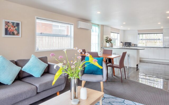 Sunny Three Bedroom Pakuranga Delight