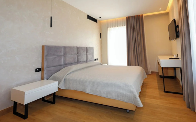 Grand White City Hotel