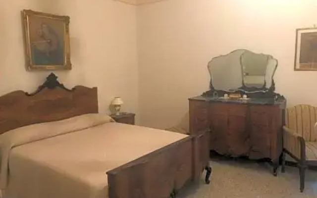 Zia Dina