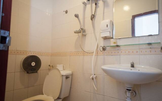 The Prince of Whales Hostel & Bar