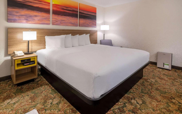 Hotel Carolina, a Days Inn by Wyndham